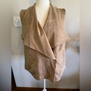 Kut from the Kloth Women’s XL Tan Wrap Vest with Pockets